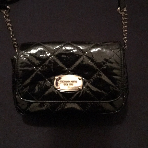 Michael Kors patent leather quilted crossbody bag - Picture 4 of 16